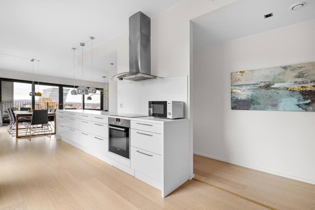 Modern 3Bed Room Sea View Apartment @ Oslo Barcode Экстерьер фото
